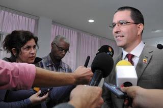 Llegó a Cuba canciller de Venezuela