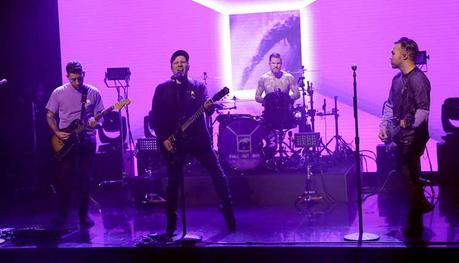 Fall Out Boy y Ed Sheeran lideran las listas de ventas mundiales MANIA