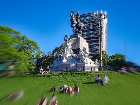 Monumento al prócer emplazado en la Recoleta,Buenos Aires.