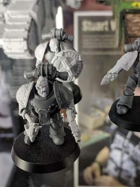 HH & Necromunda Weekender: Russ, nuevas armas de las Escher  y más