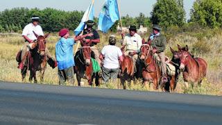 En mula de Ushuaia a Humahuaca con el legado del cura gaucho