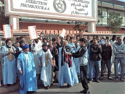 Los trabajadores saharauis de la empresa Fosbucraa desamparados a causa de la ocupación marroquí y el abandono español al territorio