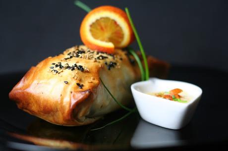 Paquetitos de Salmón Rellenos de Brócoli con Salsa de Naranja Sanguina