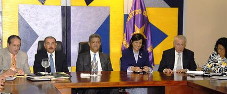 Se reunirá este lunes 5 de febrero Comité Político del PLD.