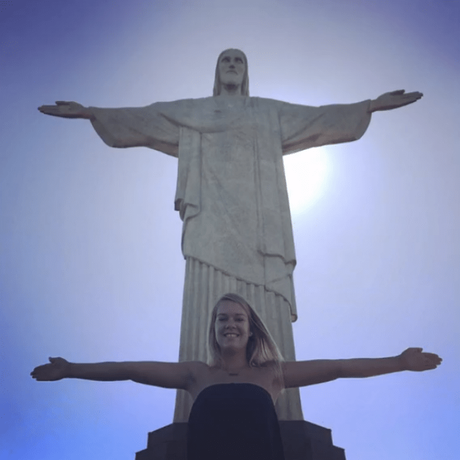 Este vídeo recopila fotos de Instagram para demostrar que todos hacemos lo mismo cuando viajamos Este vídeo recopila fotos de Instagram para demostrar que todos hacemos lo mismo cuando viajamos