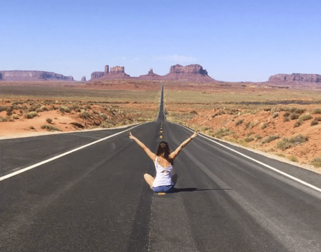 Este vídeo recopila fotos de Instagram para demostrar que todos hacemos lo mismo cuando viajamos Este vídeo recopila fotos de Instagram para demostrar que todos hacemos lo mismo cuando viajamos