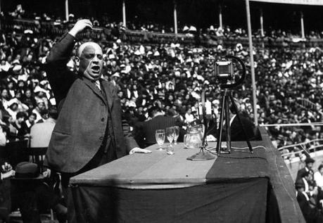 [A VUELAPLUMA] Un socialista atípico