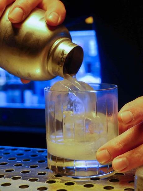 Solange Magazine, el espíritu de James Bond