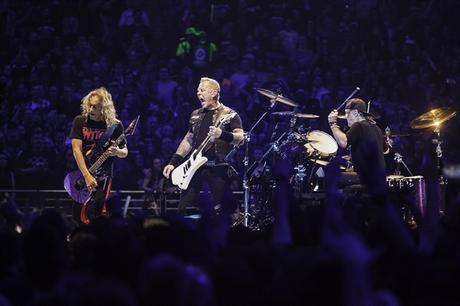 Vídeos de Metallica versionando a Obús y Barón Rojo en Madrid