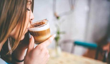 Aseguran que beber tres cafés al día reducen el riesgo de morir joven