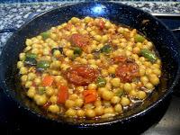 Garbanzos con verduras y patatera (chorizo extremeño)  // Fira de la Candelera de Molins de Rei