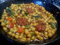 Garbanzos con verduras y patatera (chorizo extremeño)  // Fira de la Candelera de Molins de Rei