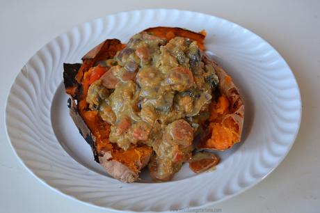 Boniato asado con curry de verduras