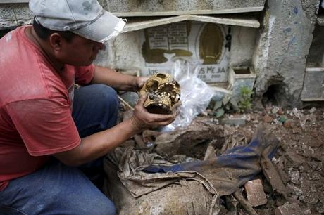 Limpiadores de tumbas de Guatemala