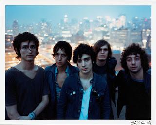 The Strokes - Reptilia (2003) The Strokes - Reptilia (2003)