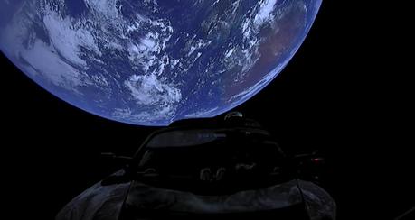 Hay un Tesla viajando por el espacio… y puedes verlo en directo a través de Youtube