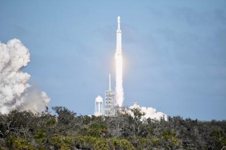 Lanzamiento exitoso del Falcon Heavy