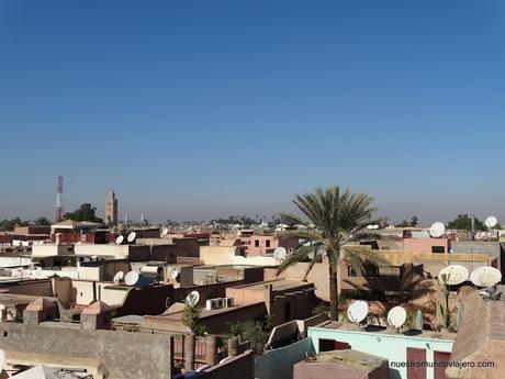 Marrakech; los Palacios de Badii y Bahía, el Mellah y Jemaa el Fna de noche