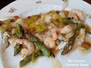 LUBINA AL HORNO EN PAPILLOTE RELLENA DE VERDURAS Y GAMBAS