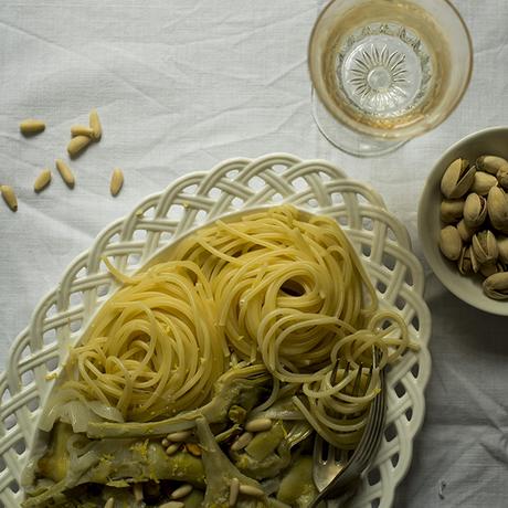 SPAGHETTI CON ALCACHOFAS EN SALSA SPAGHETTI CON ALCACHOFAS EN SALSA