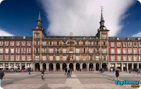 Plaza-Mayor-top-10-cosas-que-hacer-y-ver-madrid