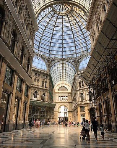 Nápoles, la puerta de la dolce vita