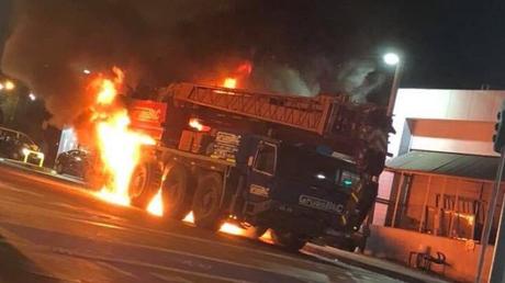 Explosión de camión al lado de un servicentro causó pánico en Iquique