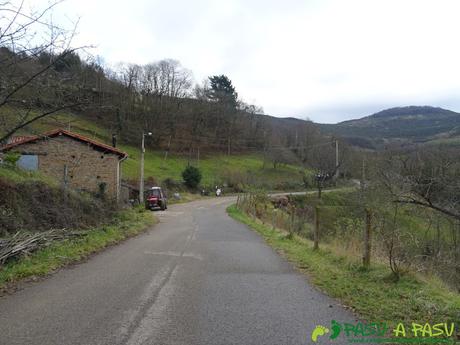 Tramo por carretera en la subida a Ceacal
