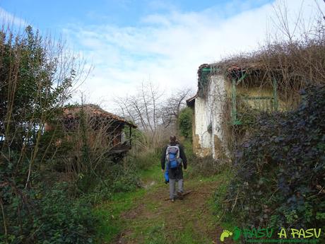 Casas abandonadas en el camino a Ceacal