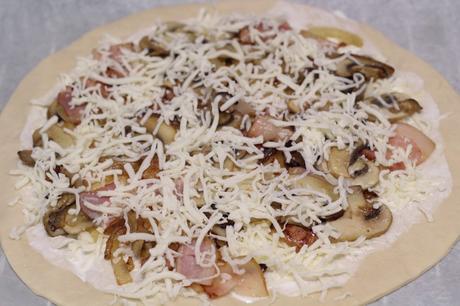 Pizza carbonara casera
