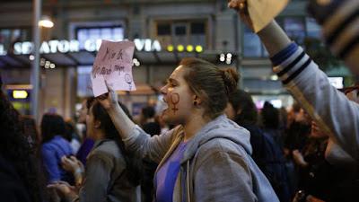 Mujeres a la calle: “El 8-M no voy al curro, no limpio ni gasto un duro”