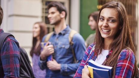 Aprender a ser feliz: el extraordinario curso de Yale que enseña a sus estudiantes a vivir la buena vida