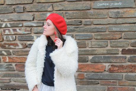 EL PODER DEL ROJO Y LOS LUNARES