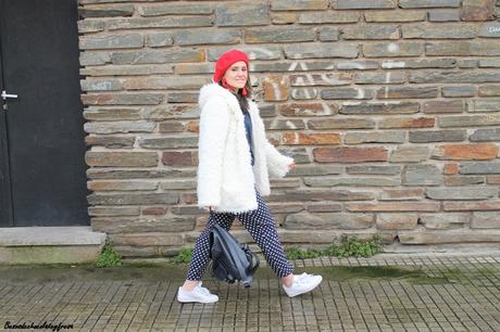 EL PODER DEL ROJO Y LOS LUNARES