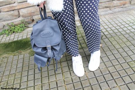 EL PODER DEL ROJO Y LOS LUNARES