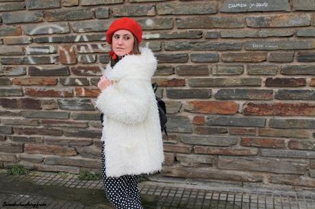 EL PODER DEL ROJO Y LOS LUNARES