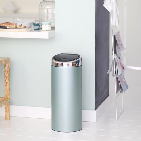 pequeño almacenaje Papeleras y cubos de basura Brabantia diseño nórdico diseño holandés diseño hogar diseño europeo decoración interiores cubos sensores papeleras cubos pedales complementos hogar brabantia bins accesorios hogar 