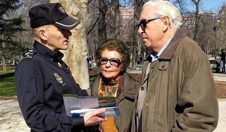 La Policía Nacional previene a los ancianos de una modalidad de robo conocida como  “hurtos cariñosos”