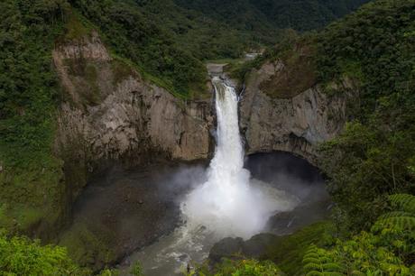 Parque Nacional Cayambe Coca: Lagunas y cascadas