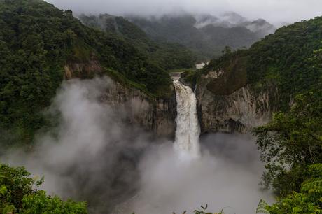 Parque Nacional Cayambe Coca: Lagunas y cascadas