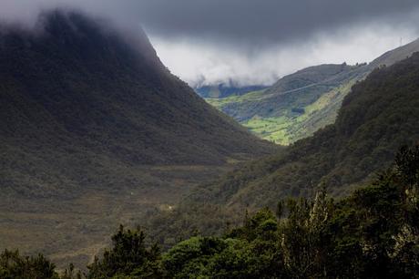 Parque Nacional Cayambe Coca: Lagunas y cascadas