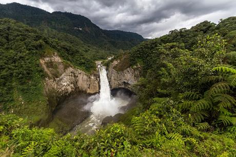 Parque Nacional Cayambe Coca: Lagunas y cascadas