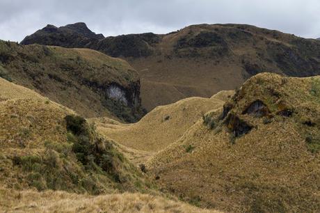 Parque Nacional Cayambe Coca: Lagunas y cascadas