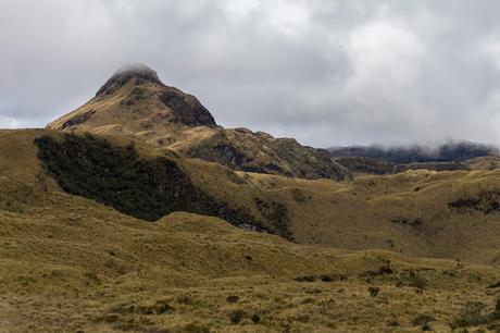 Parque Nacional Cayambe Coca: Lagunas y cascadas