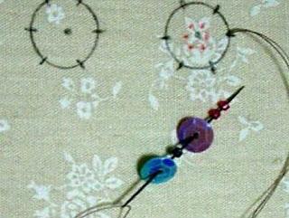 15 Ideas hermosas para bordar flores con lentejuela