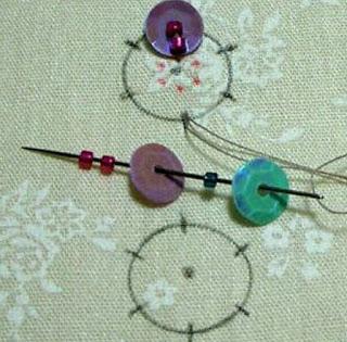 15 Ideas hermosas para bordar flores con lentejuela