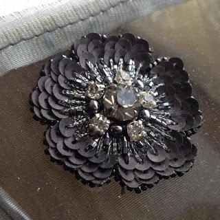 15 Ideas hermosas para bordar flores con lentejuela 15 Ideas hermosas para bordar flores con lentejuela