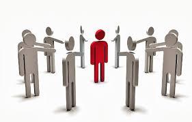 Él o los que deberían dirigir España, ni están.. ni se les espera.. y mucho nos tememos que van a dejar la puerta abierta de los muchos problemas