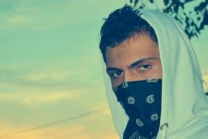 Él o los que deberían dirigir España, ni están.. ni se les espera.. y mucho nos tememos que van a dejar la puerta abierta de los muchos problemas