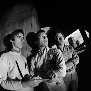 The Jam - Down In The Tube Station At Midnight (1978) The Jam - Down In The Tube Station At Midnight (1978)